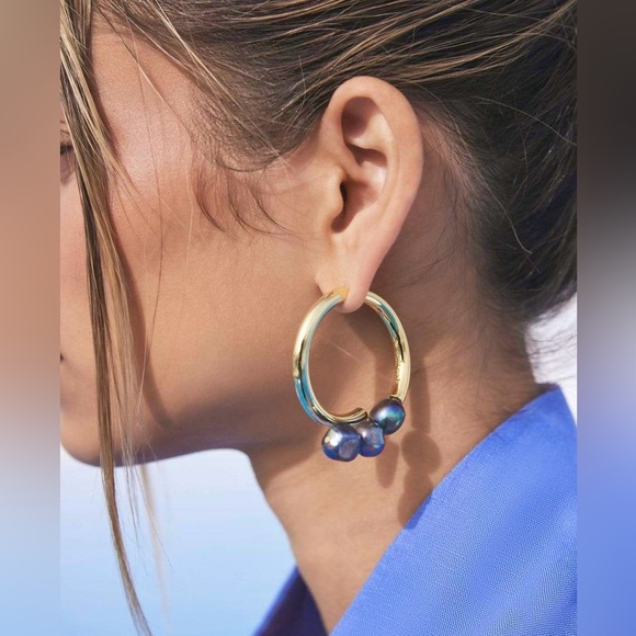 πΊπHPππΊ NWT Cult Gaia Leonie Freshwater Black Pearl Earrings - Picture 8 of 16